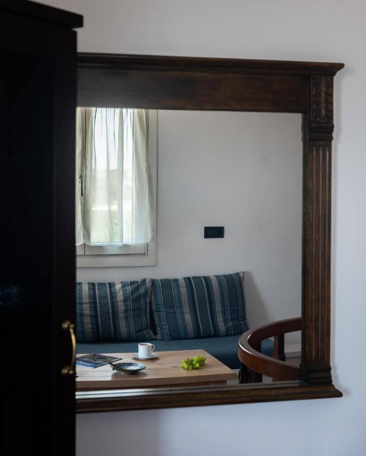 Akitos Maisonette Αδάμας Εξωτερικό φωτογραφία